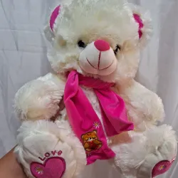 Oso de peluche blanco y rosado