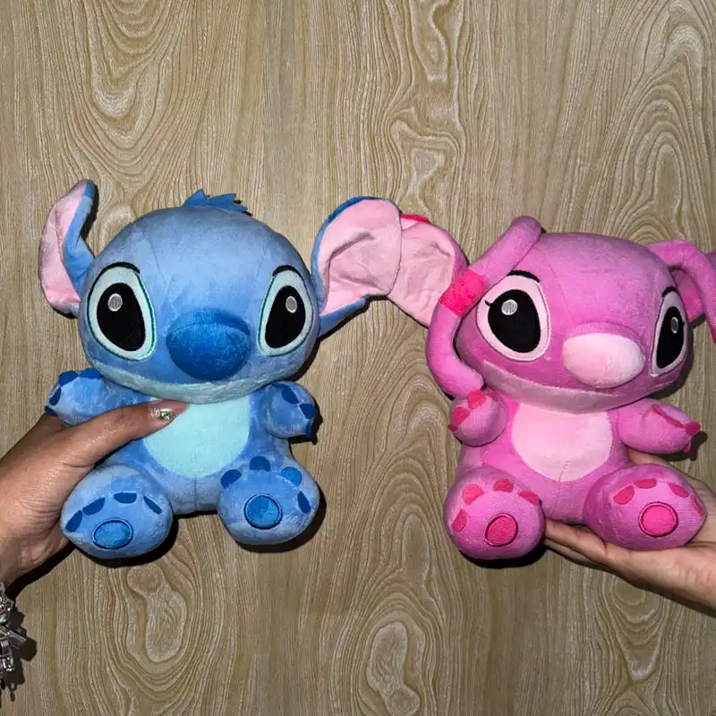 Pareja de peluche stich y Ángela 