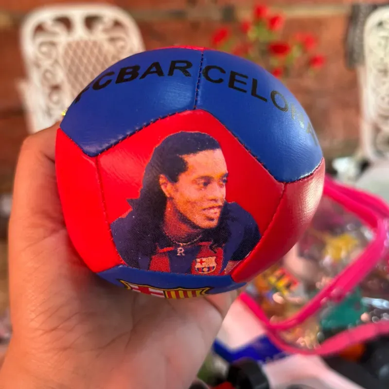 Pelota pequeña con la temática Barcelona