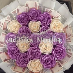 Ramo artificial con 8 mil pesos
