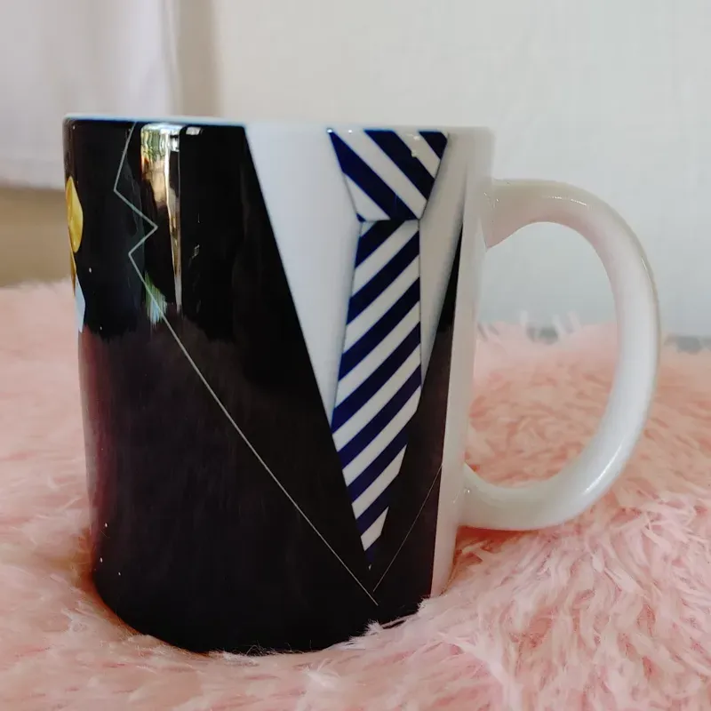 Taza personalizada con traje
