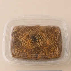 Turrón de maní molido relleno con chocolate