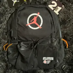 Mochila Air Jordan negro 