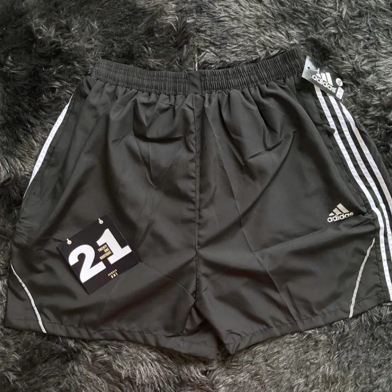 Short de nylon adidas