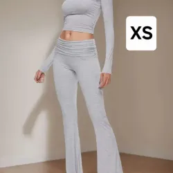 Conjunto deportivo gris mangas largas