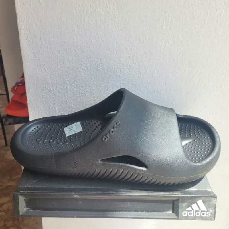 Cross Chancletas Negras