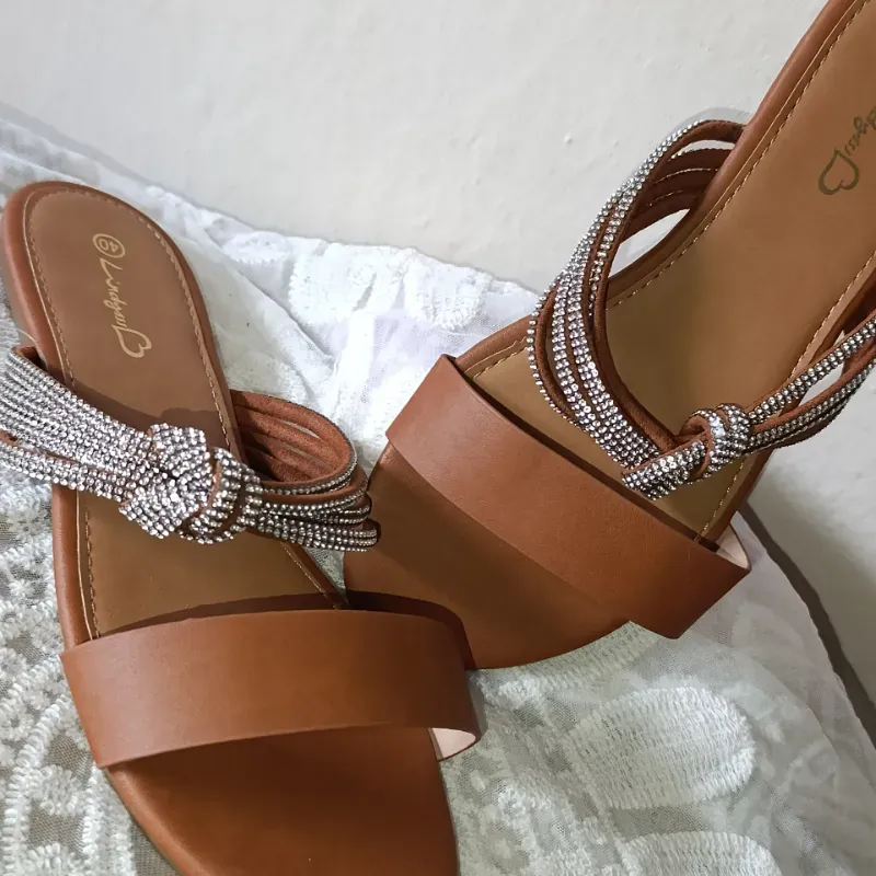 Sandalias elegantes para dama