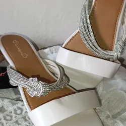 Sandalias elegantes para dama