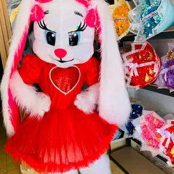 La conejita vestida de rojo el