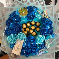 Ramo de rosas eternas con bombones Ferrero y en el medio enciende candela
