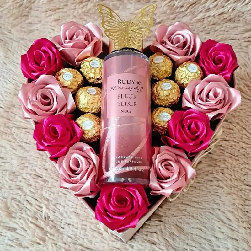 Rosas eternas con colonia y bombones 