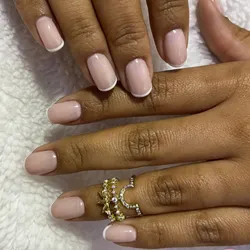 Manicura con gel de construcción 