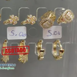 Aretes de oro laminado 14K 