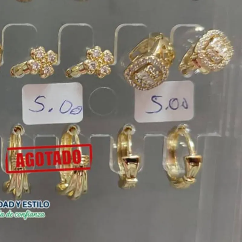 Aretes de oro laminado 14K 