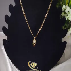 Cadena con dije de niño