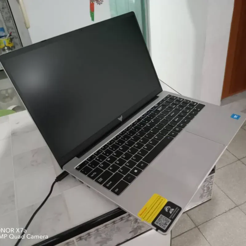  Laptop Jumper AX15 – Edición 2025 ((370 usd o al cambio "SE  ACEPTA TRANSFERENCIA"))