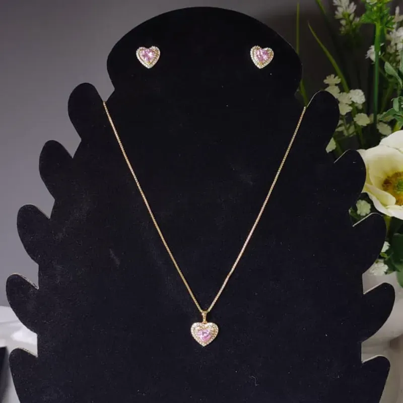 Set de aretes y dije