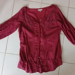 Blusa rojo vino de mangas largas