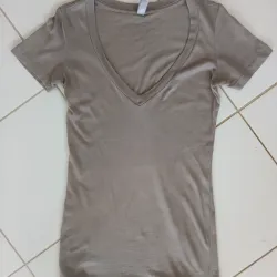 Blusita cuello V gris