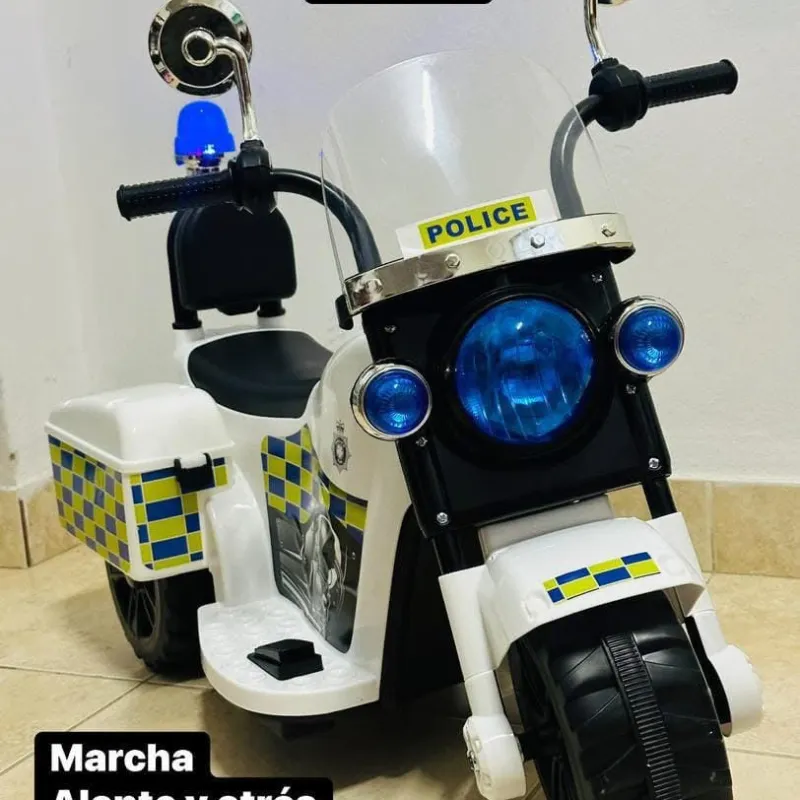 Moto eléctrica temática policía 