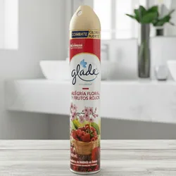 Glade - Alegría Floral y Frutos Rojos