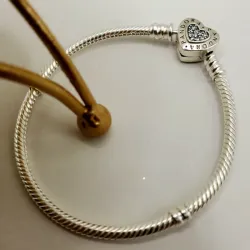Pulsera Flexible Corazón 🫀