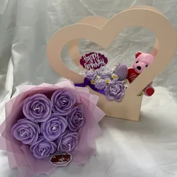 Bouquet 7 rosas + Cesta corazón con peluche 💜