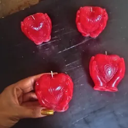 Corazón entre manos