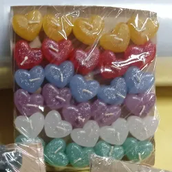 Paquete de 30 velitas pequeñas de corazones 