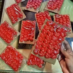 Paquete de 30 velitas pequeñas de corazones 