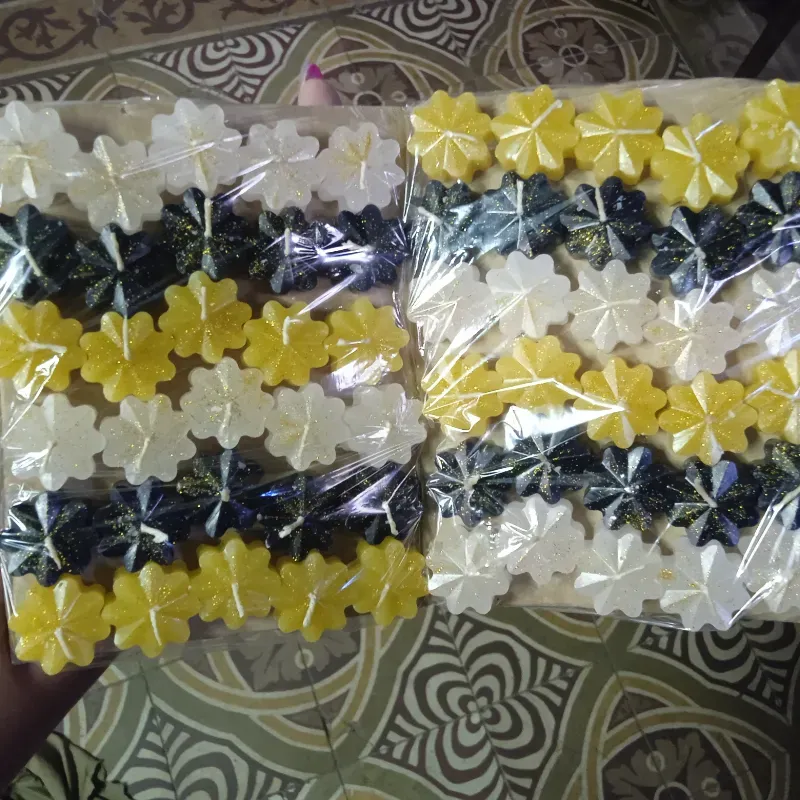 Paquete de 30 velitas pequeñas de flores 