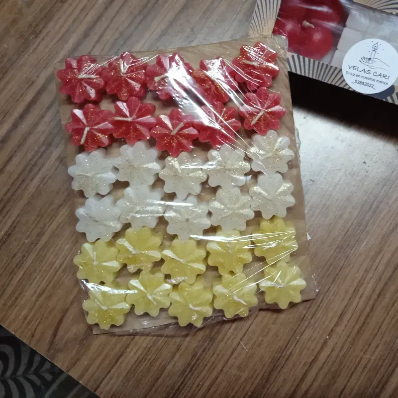 Paquete de 30 velitas pequeñas de flores 