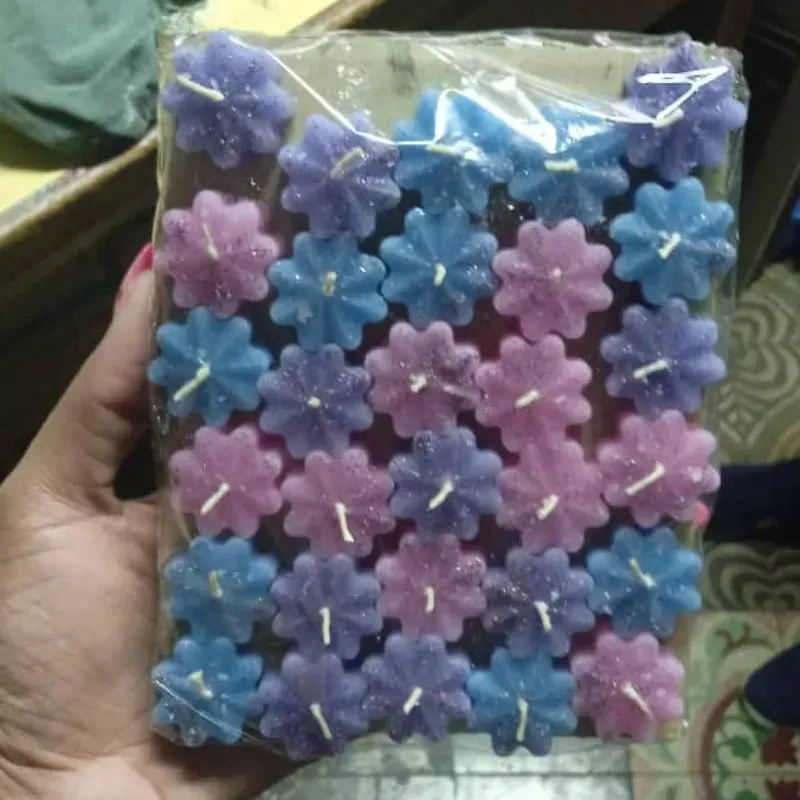 Paquete de 30 velitas pequeñas de flores 