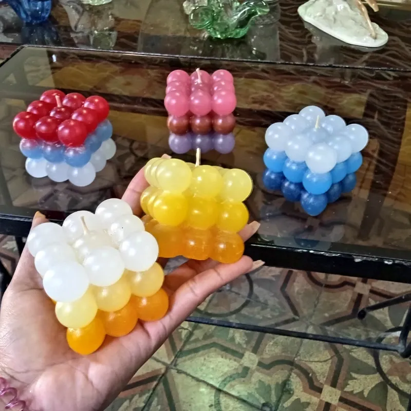 Velas cuadradas grandes de bolas