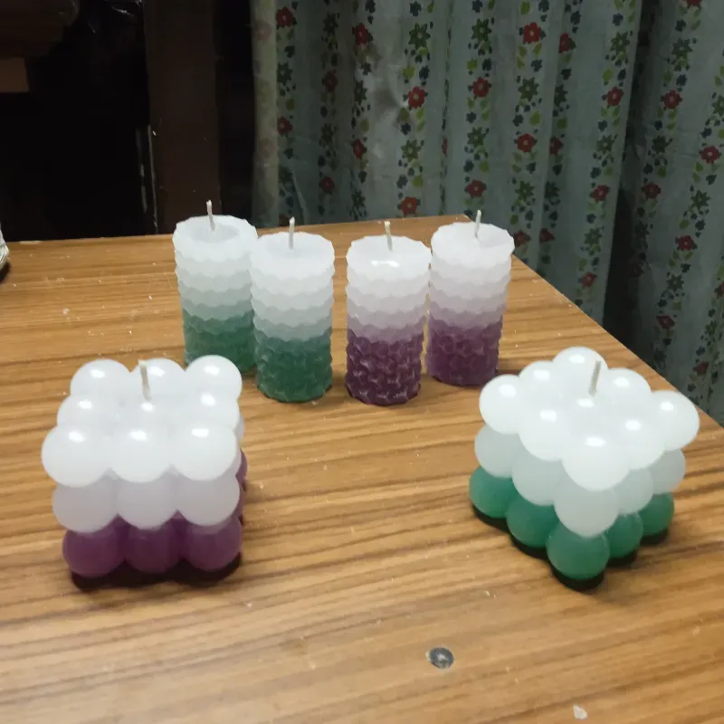 Velas cuadradas grandes de bolas 