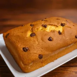 Bizcocho navideño con chips de chocolate