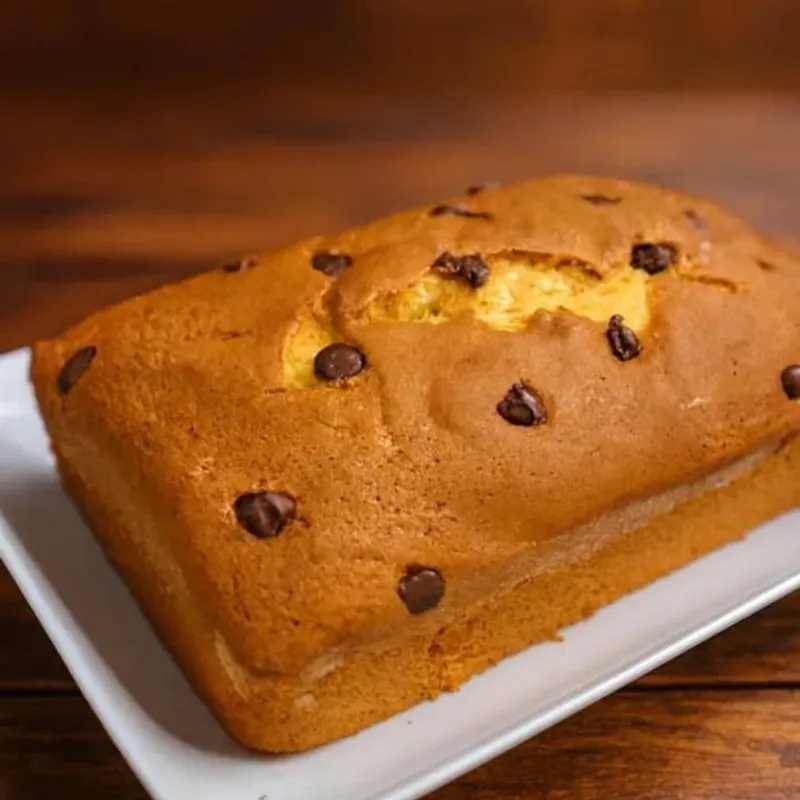 Bizcocho navideño con chips de chocolate