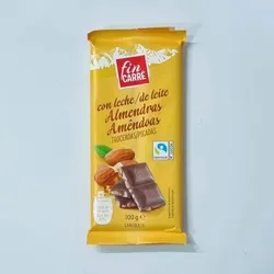 Chocolate con almendras troceadas