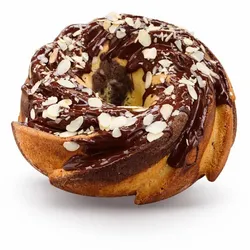 Tarta decorada de chocolate y almendras