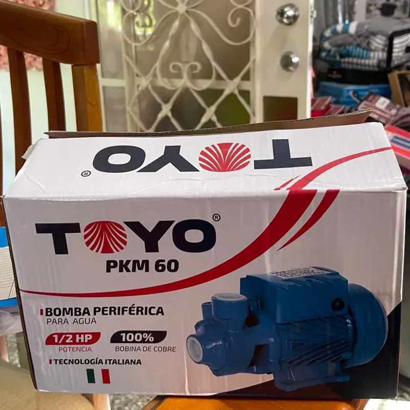 Bomba de Agua Marca Toyo.