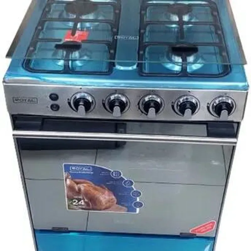 Cocina profesional con Horno de 4 quemadores. Marca Royal 