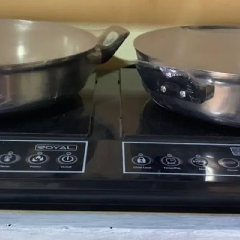 Juego de cocina doble  con 2 cazuelas de inducción.