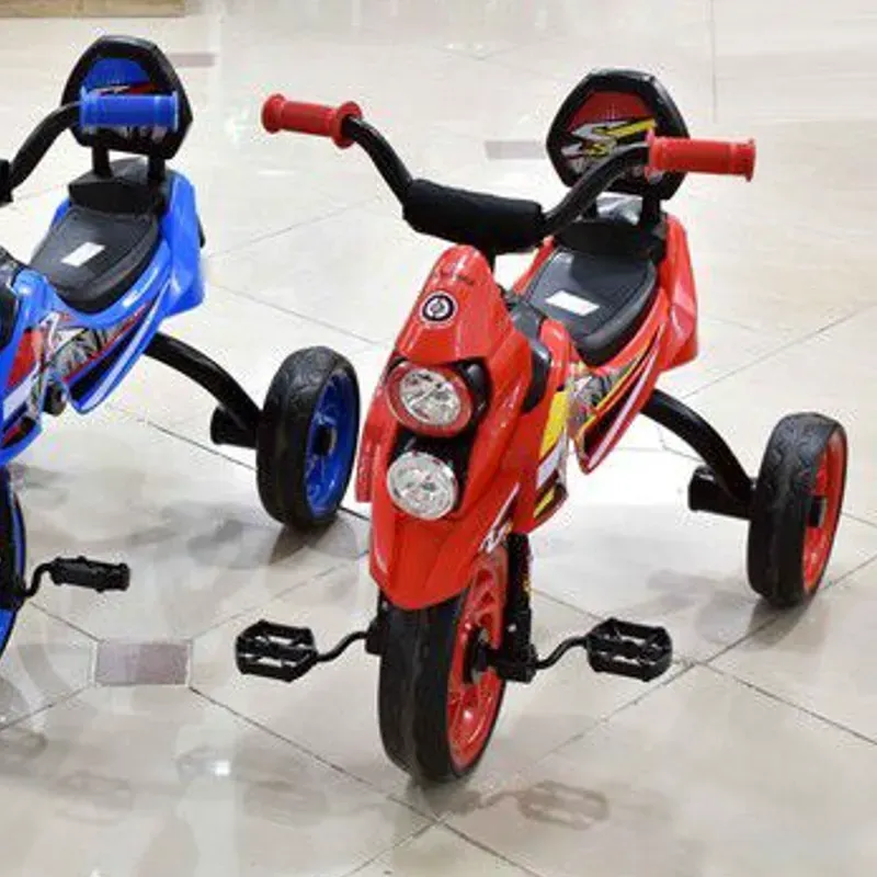 Triciclo tipo moto con pedal para niño