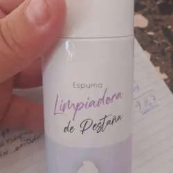 Espuma limpiadora de pestañas 