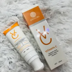 Limpiador facial de vitamina C 