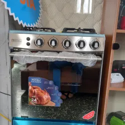 COCINA ROYAL 24¨ CON HORNO QUEMADORES CON MAGNETO