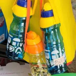 Pomo plastico de niño con tira