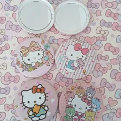 Espejo plegable de Hello Kitty con aumento