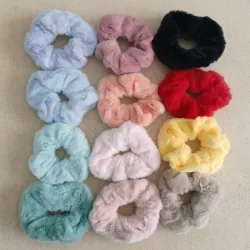 Scrunchie tipo peluche