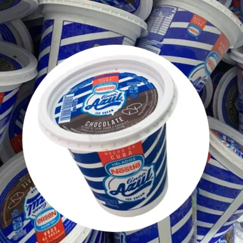 Helado Nestlé sabor chocolate la caja trae 12 unidades 